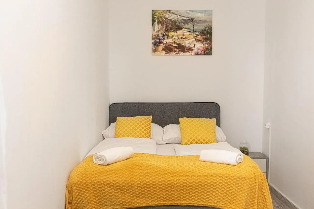 Pleasing Room Hauptbahnhof With Best Location Vienne
