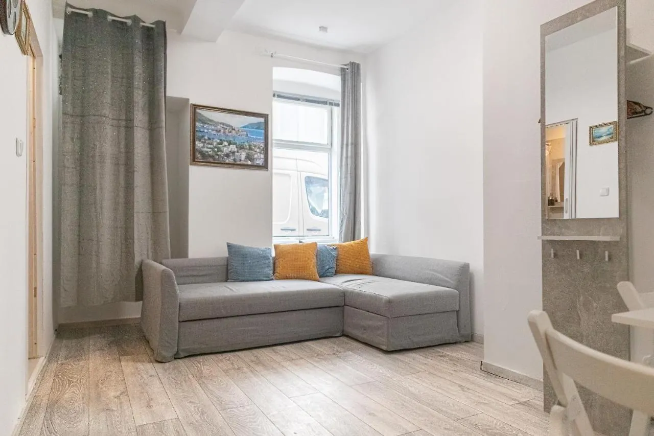 Pleasing Room Hauptbahnhof With Best Location Bécs